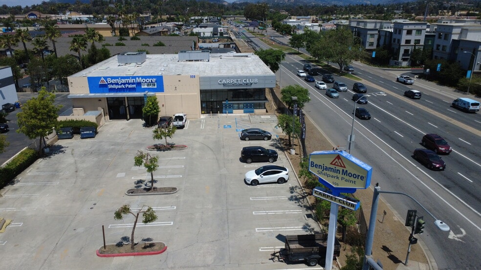 506 W Washington Ave, Escondido, CA for lease - Building Photo - Image 2 of 11