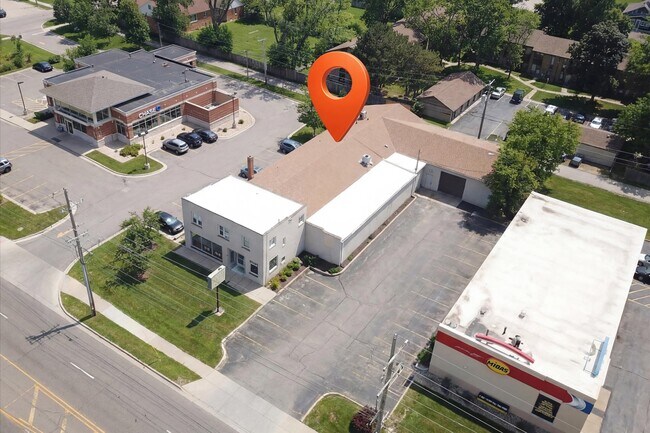 More details for 122 W Northwest Hwy, Barrington, IL - Retail for Sale
