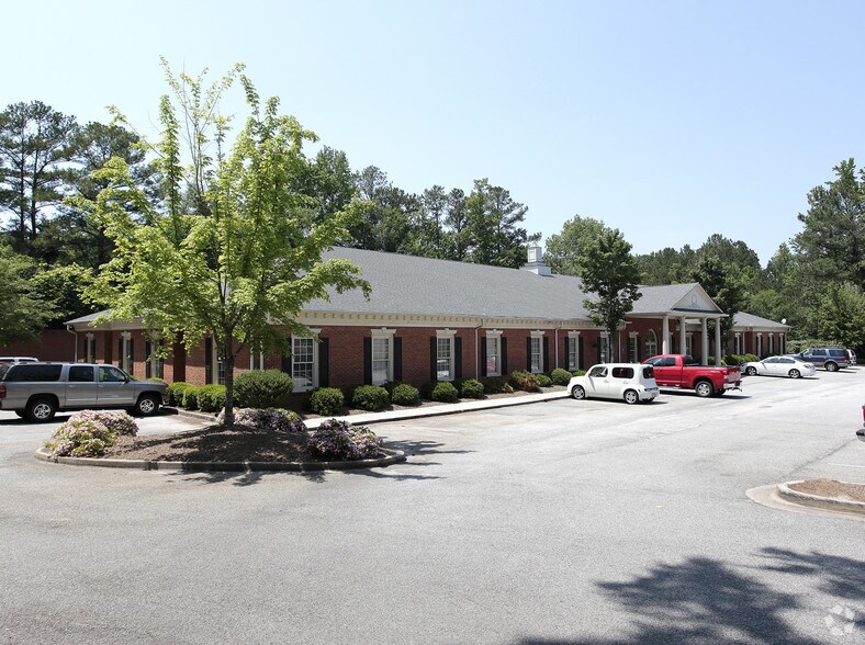 110 Habersham Dr, Fayetteville, GA à louer - Photo du bâtiment - Image 1 de 8