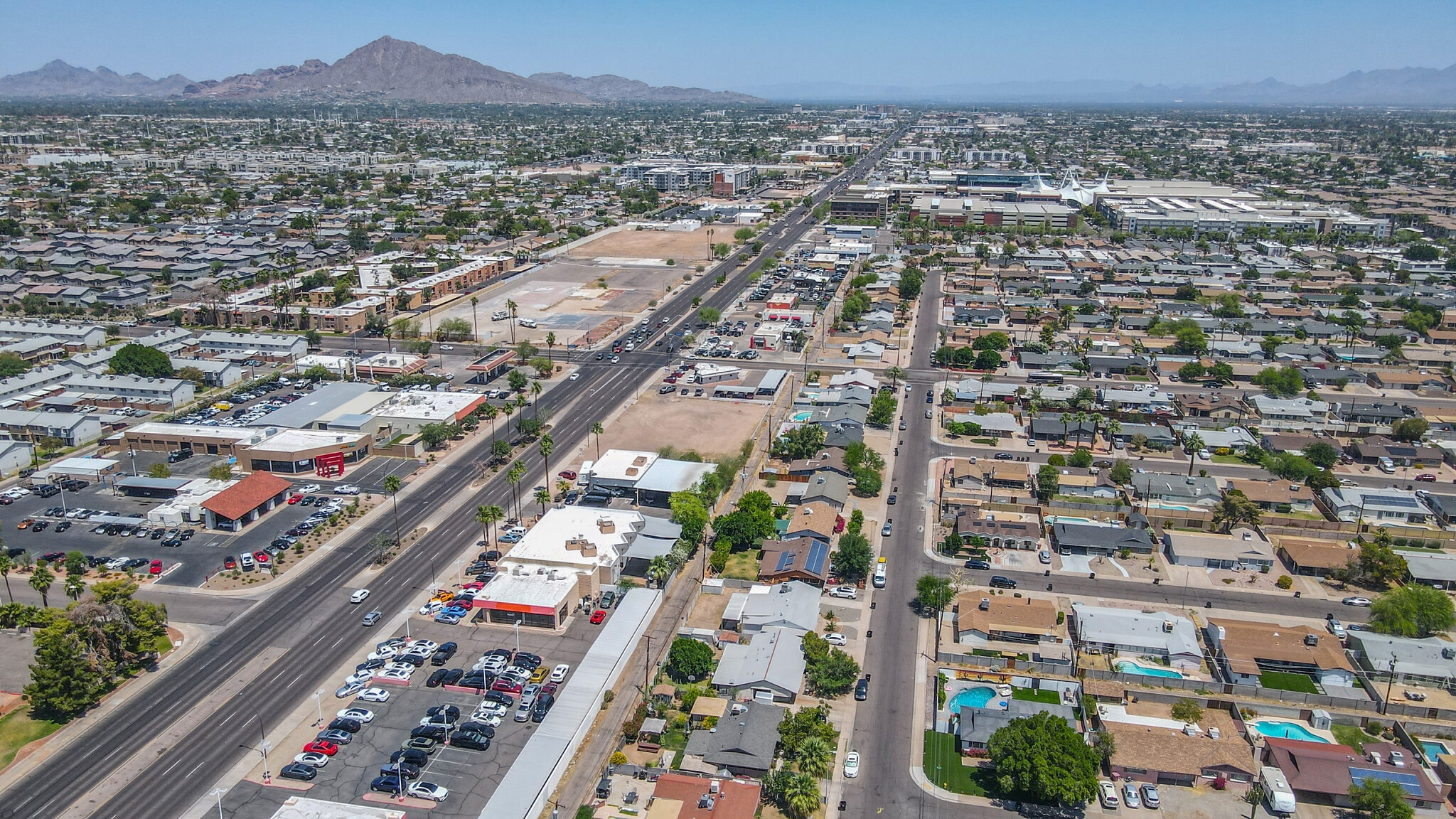 1925 E Bell Rd, Phoenix, AZ for lease Primary Photo- Image 1 of 4