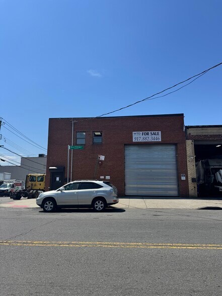 149-18 Guy R Brewer Blvd, Jamaica, NY à vendre - Photo du bâtiment - Image 2 de 7