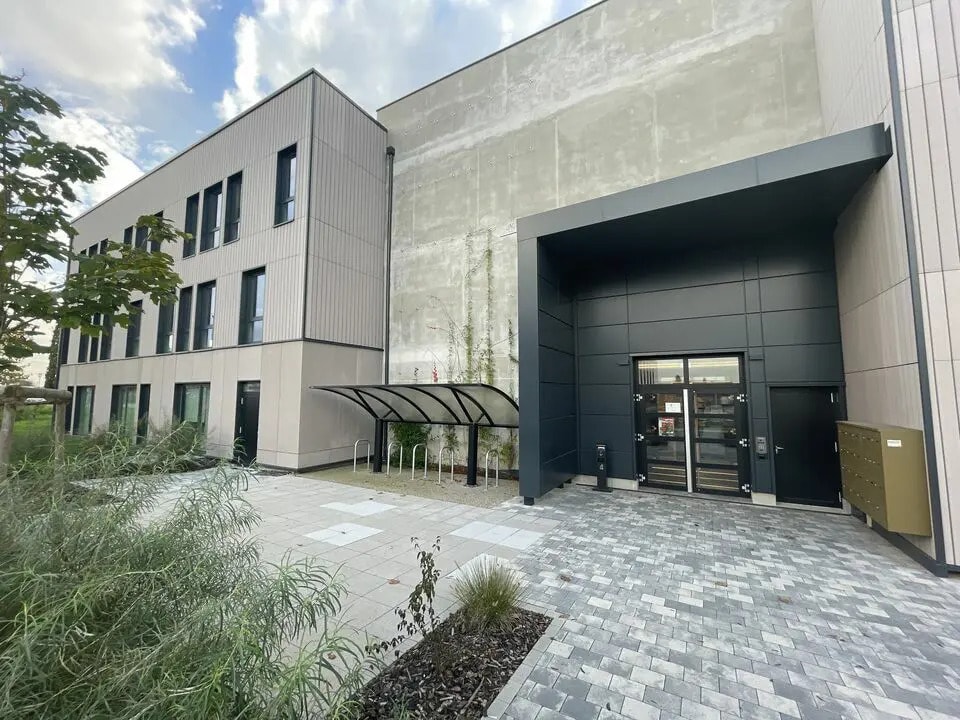 Office in Entzheim for lease Primary Photo- Image 1 of 9