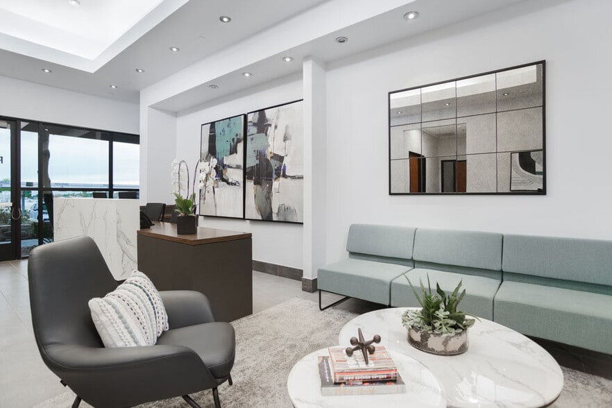 5940 S Rainbow Blvd, Las Vegas, NV for lease - Interior Photo - Image 2 of 6