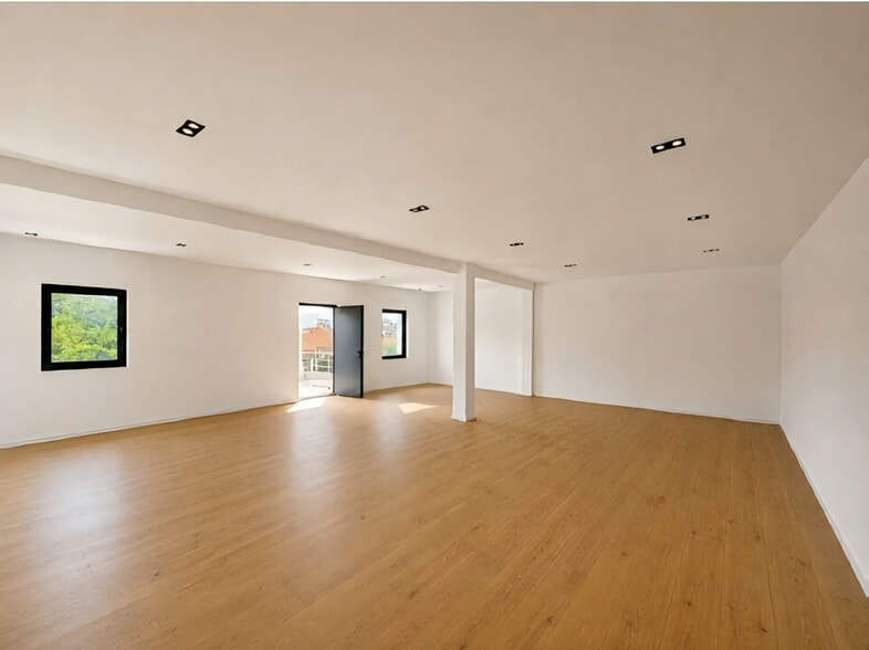 Avenue Marcel Paul, La Seyne-sur-Mer for lease - Interior Photo - Image 3 of 6