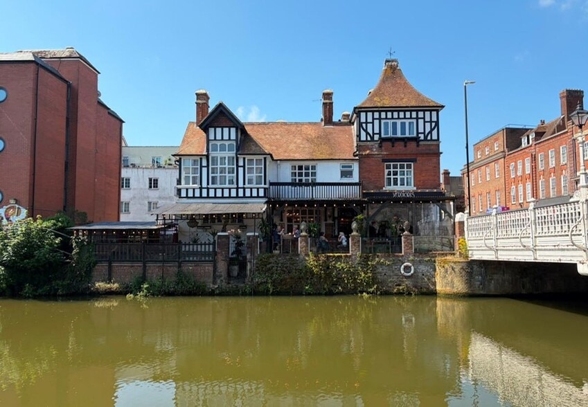 89 High St, Tonbridge à vendre - Photo du bâtiment - Image 2 de 2