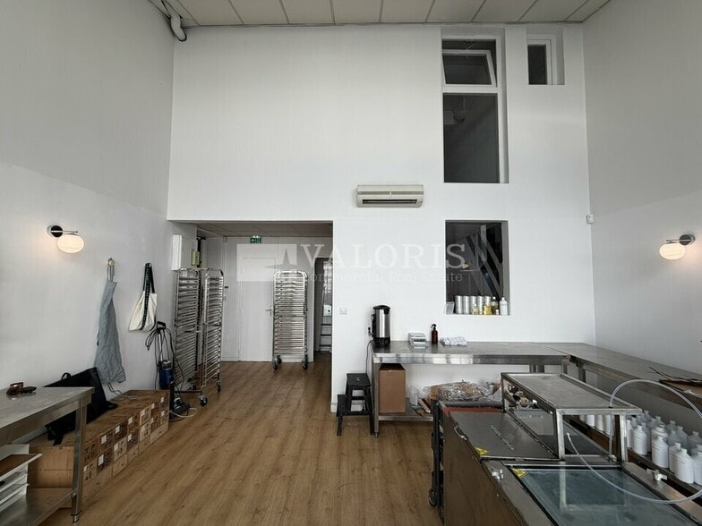 52 Avenue Roger Salengro, Villeurbanne for lease - Interior Photo - Image 3 of 11
