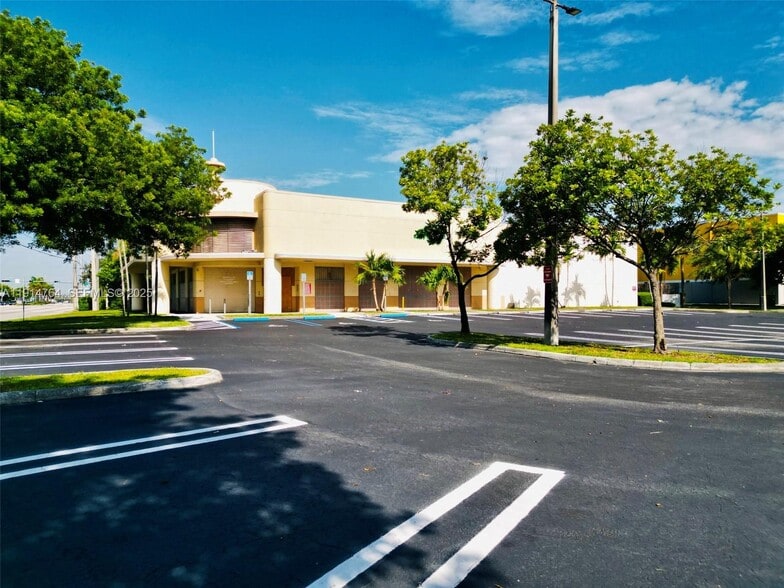 11920 NW 27th Ave, Miami, FL for lease - Building Photo - Image 3 of 21