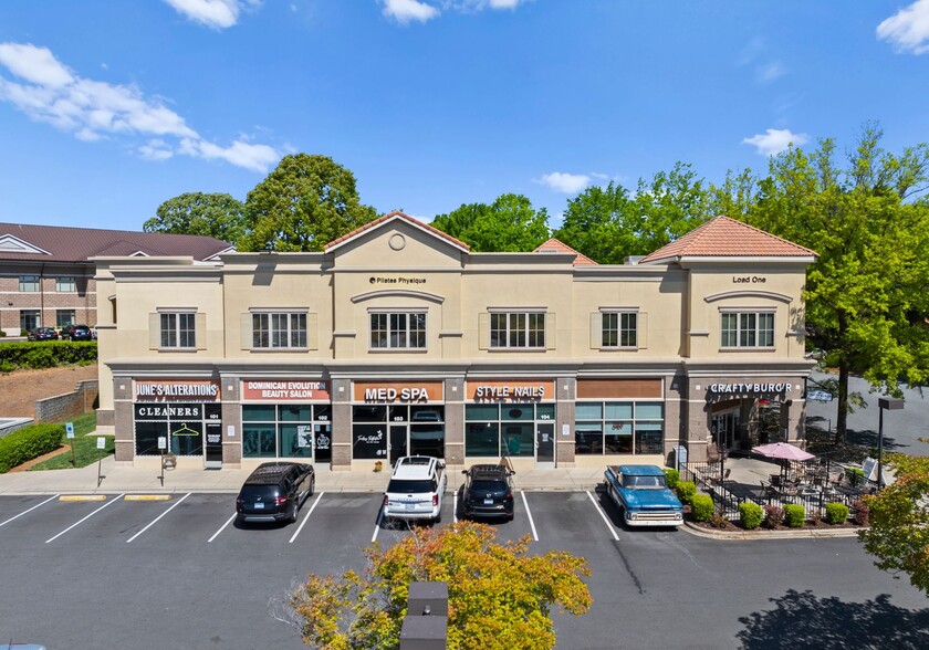 17015 Kenton Dr, Cornelius, NC for lease - Building Photo - Image 1 of 8