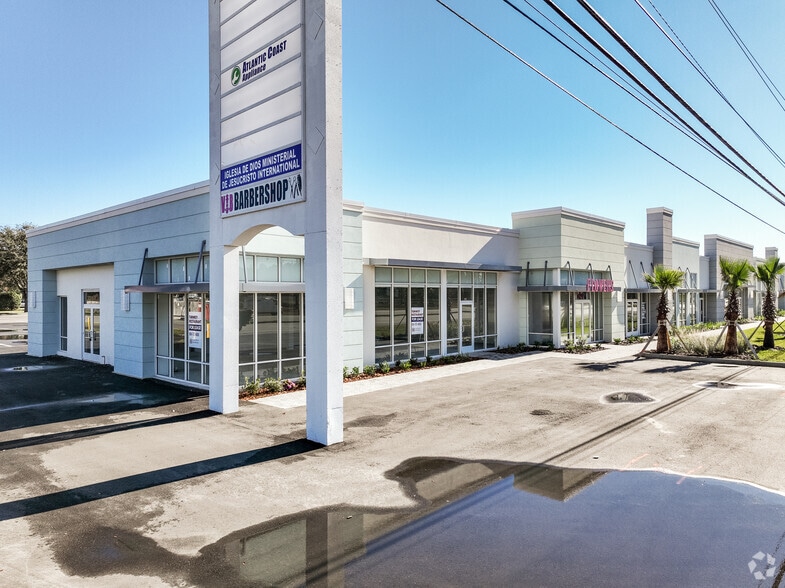 7035 Philips Hwy, Jacksonville, FL for lease - Building Photo - Image 2 of 28
