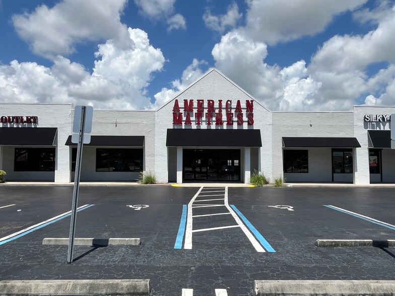 1338 Del Prado Blvd S, Cape Coral, FL for lease - Building Photo - Image 3 of 4