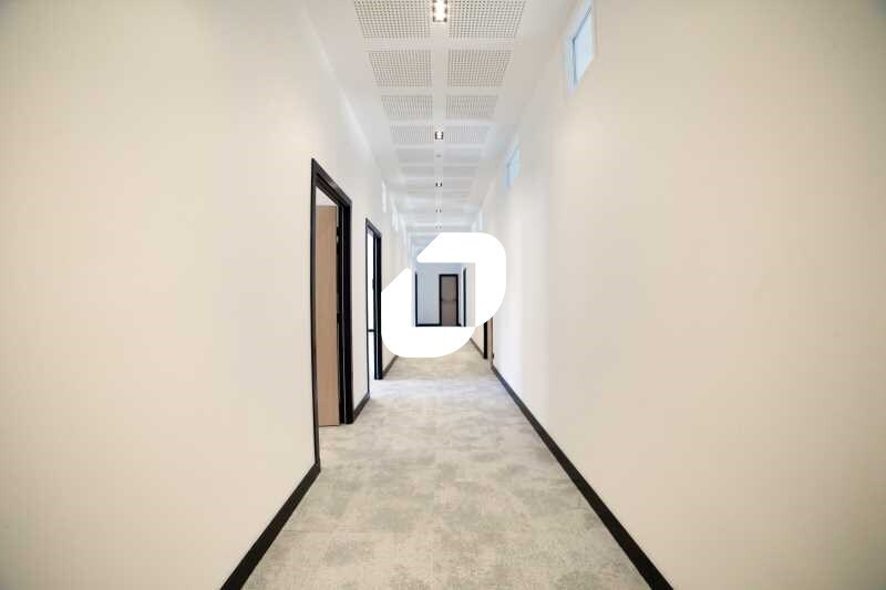 Office in Malakoff for lease - Interior Photo - Image 2 of 18