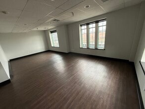 338 Broadway St, Cape Girardeau, MO for lease Interior Photo- Image 2 of 7