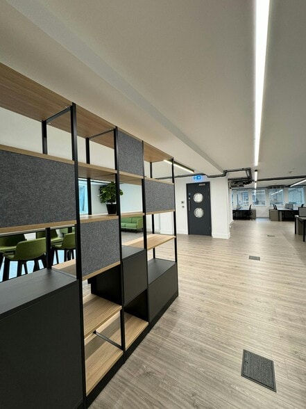 16 St Clare St, Londres à louer - Photo du bâtiment - Image 3 de 14