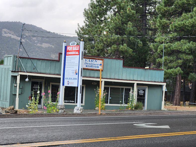 Local commercial dans Big Bear City, CA à vendre Photo du bâtiment- Image 1 de 1