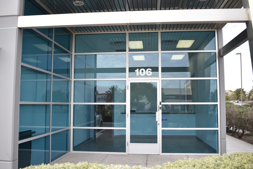 5525 S Decatur Blvd, Las Vegas, NV à louer - Photo du bâtiment - Image 3 de 10