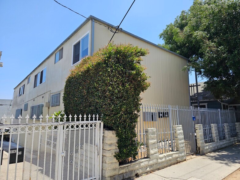 1146 S Berendo St, Los Angeles, CA à vendre - Photo du bâtiment - Image 2 de 8