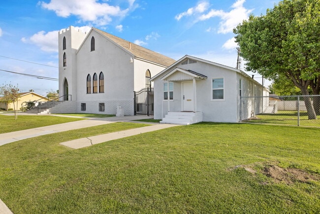 Plus de détails pour Church and Daycare, Shafter, CA – Spécialité à vendre, Shafter, CA
