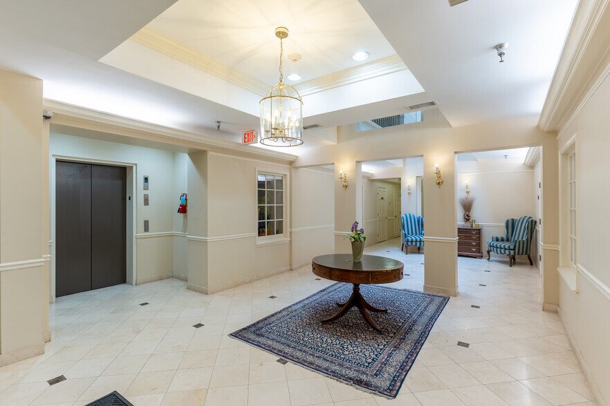 228 S Washington St, Alexandria, VA à vendre - Photo intérieure - Image 3 de 9