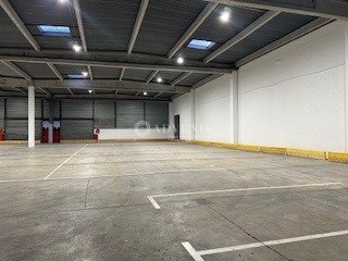 Flex in Ennery for lease - Interior Photo - Image 2 of 7
