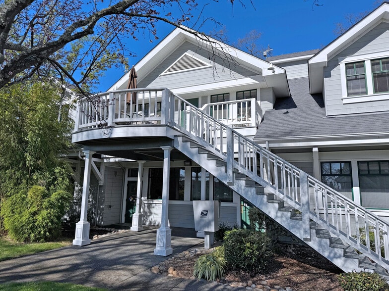 418 Aviation Blvd, Santa Rosa, CA for lease - Building Photo - Image 2 of 5