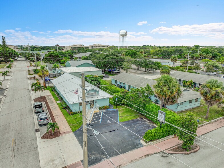 101 SE Martin Luther King Jr Blvd, Stuart, FL à vendre - Photo du bâtiment - Image 2 de 34