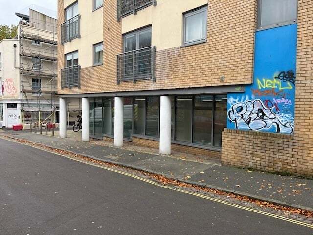 13-23 King Square Ave, Bristol à vendre - Photo du bâtiment - Image 2 de 3