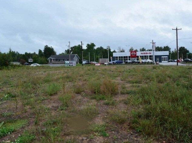 1506 Pueblo Dr, Rhinelander, WI à vendre - Photo du bâtiment - Image 2 de 3
