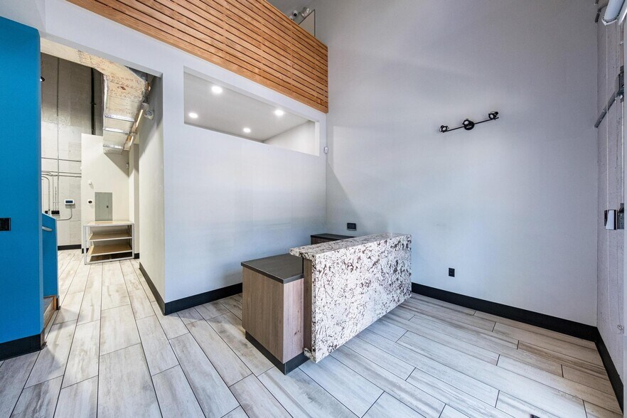 3305 SW 37th Ave, Miami, FL à vendre - Photo du bâtiment - Image 3 de 124