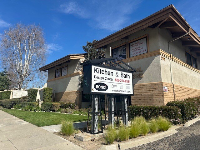 Plus de détails pour 570 S Beach Blvd, La Habra, CA - Bureau/Commerce de détail à louer