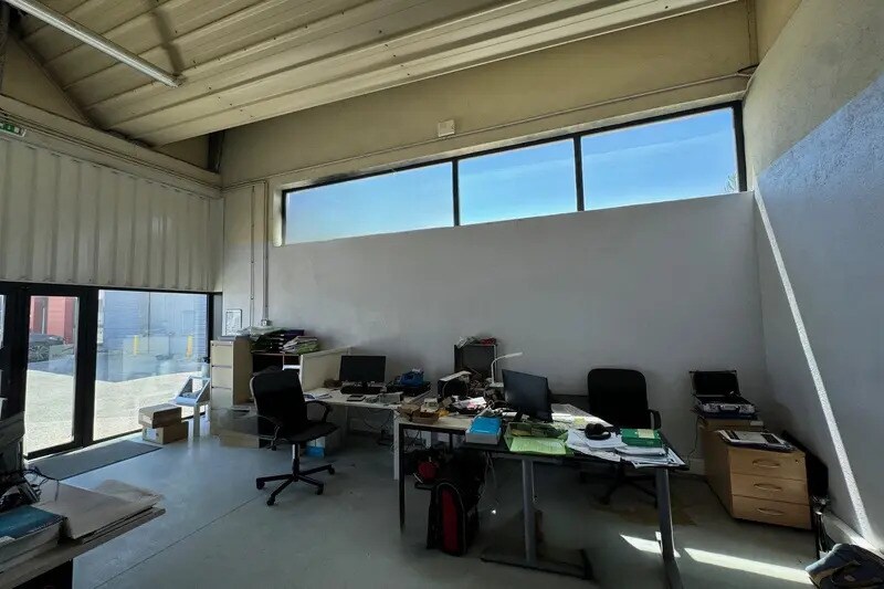 Flex in Montpellier for lease - Interior Photo - Image 2 of 7