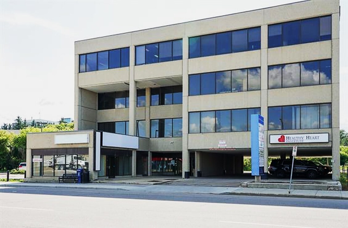 4406 50 Ave, Red Deer, AB à vendre Photo du bâtiment- Image 1 de 1