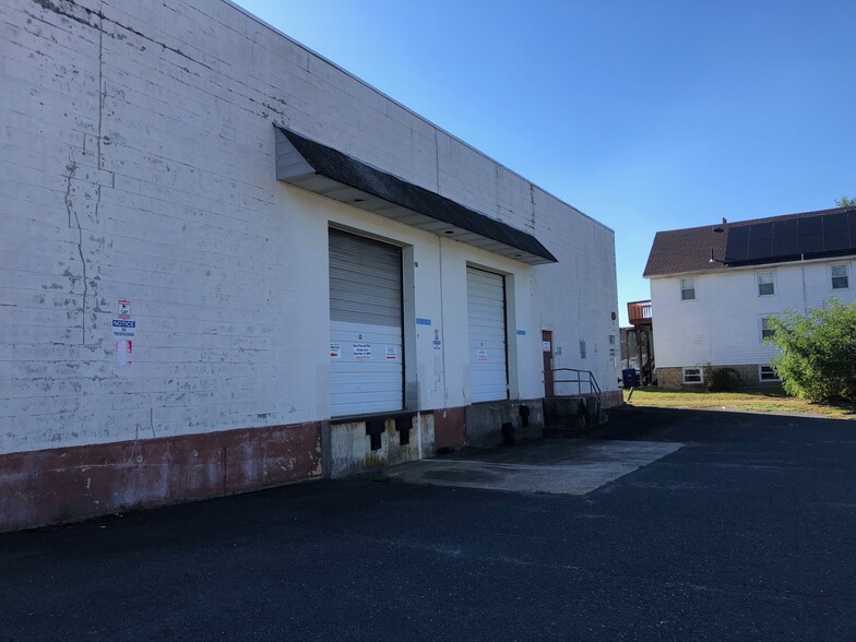 136 Hulme, Mount Holly, NJ for lease - Building Photo - Image 2 of 12