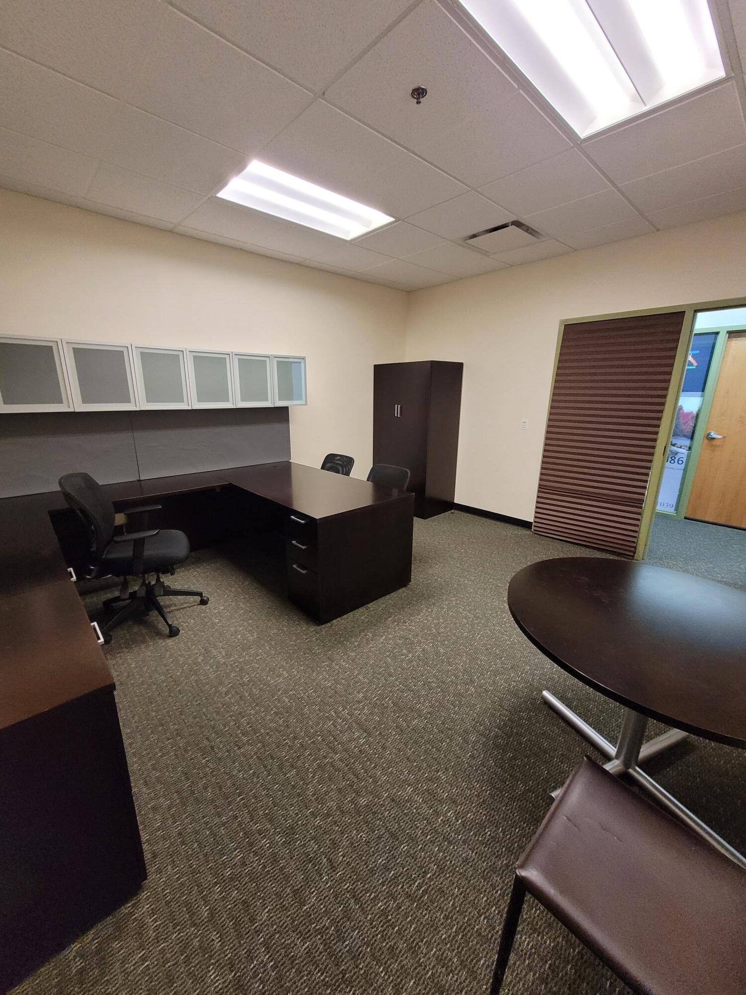 7125 W Gunnison St, Harwood Heights, IL for lease Interior Photo- Image 1 of 4