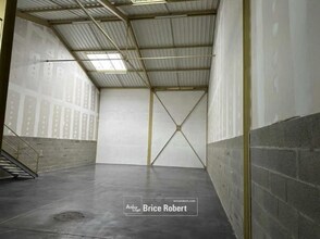 Local d'activités dans Bourgoin-Jallieu à vendre Photo intérieure- Image 2 de 4