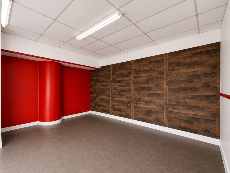 111-121 N Long Beach Blvd, Compton, CA for lease - Building Photo - Image 3 of 7
