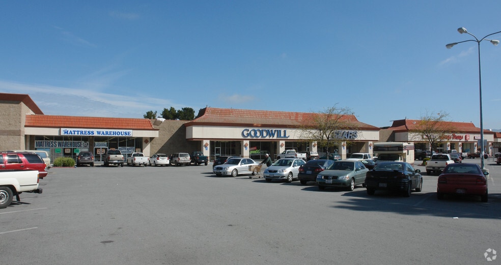 815-905 1st St, Gilroy, CA for lease - Primary Photo - Image 1 of 2
