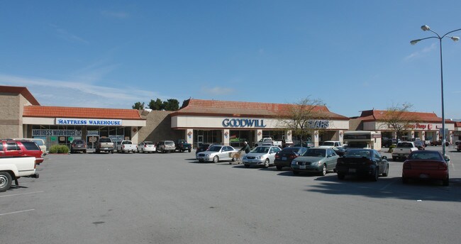 More details for 815-905 1st St, Gilroy, CA - Retail for Lease