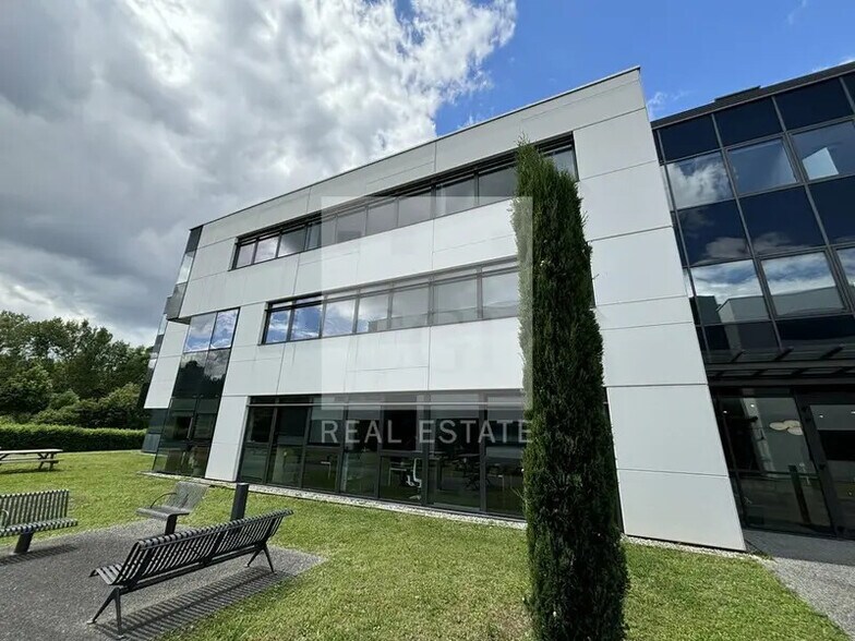 Office in Saint-Priest for lease - Building Photo - Image 3 of 13