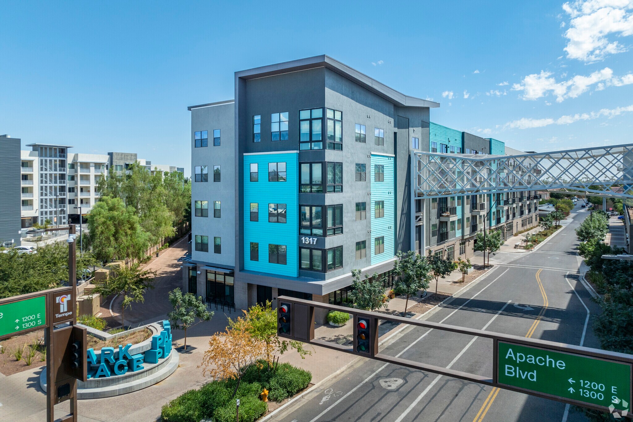 1201 E Apache Blvd, Tempe, AZ à louer Photo principale- Image 1 de 24