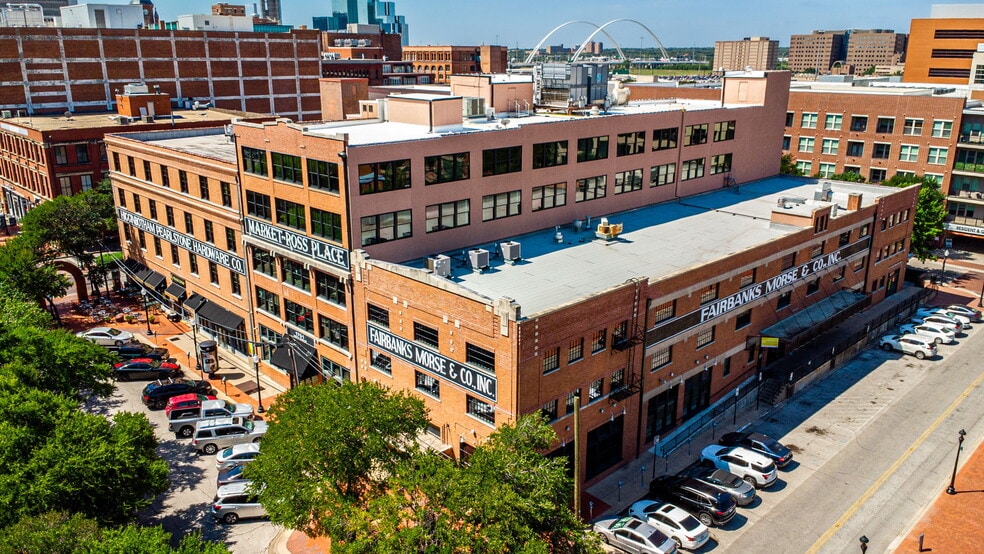 Market Ross Place portfolio of 3 properties for sale on LoopNet.ca - Building Photo - Image 2 of 11