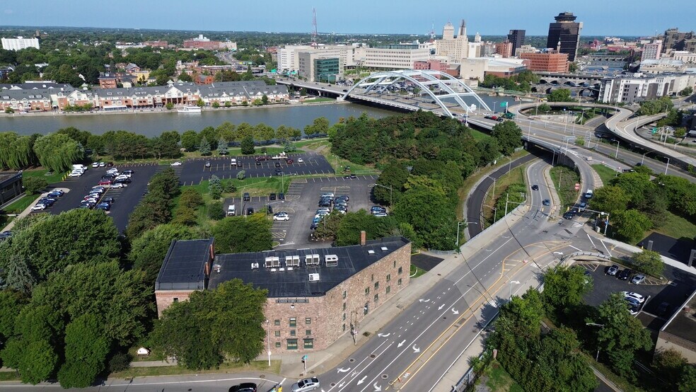 1 Mt Hope Ave, Rochester, NY à vendre - Photo du bâtiment - Image 2 de 29