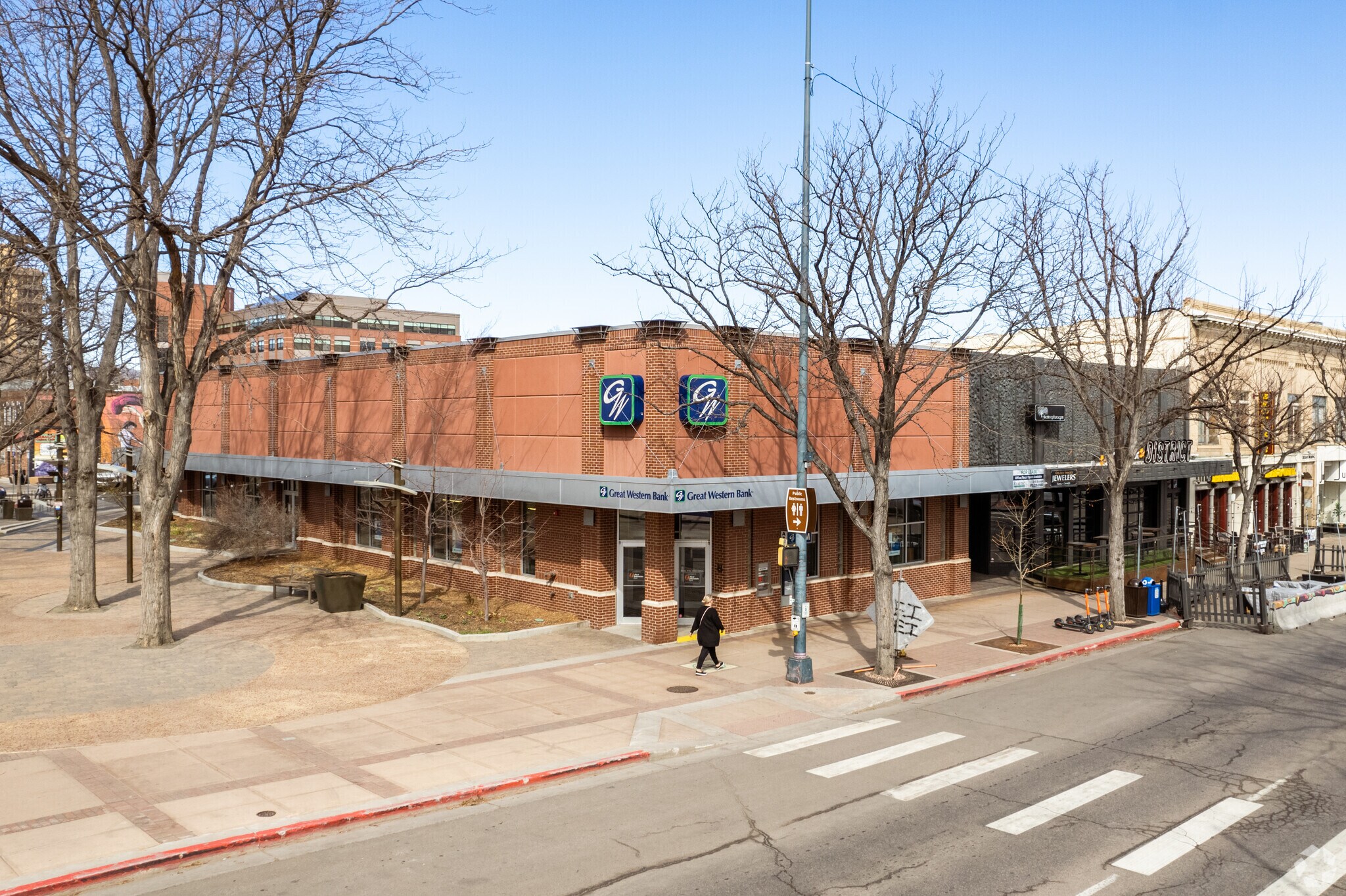 151 S College Ave, Fort Collins, CO à louer Photo du bâtiment- Image 1 de 8