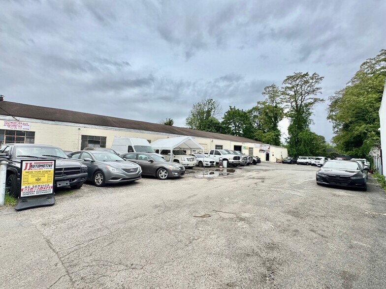 1959 New York Ave, Huntington Station, NY à vendre - Photo du bâtiment - Image 2 de 29