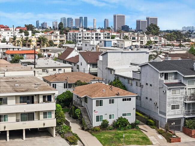 Plus de détails pour 1246 S Saltair Ave, Los Angeles, CA - Multi-résidentiel à vendre