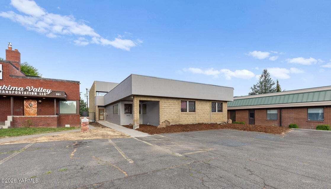 303 S 12th Ave, Yakima, WA for sale Building Photo- Image 1 of 40