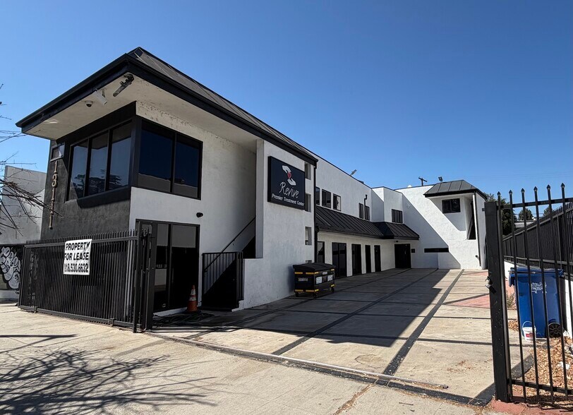 13111 Ventura Blvd, Studio City, CA à louer - Photo du bâtiment - Image 1 de 1
