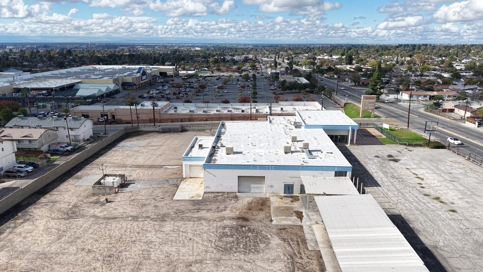 1919 Columbus St, Bakersfield, CA for sale - Commercial Listing Video - Image 2 of 16