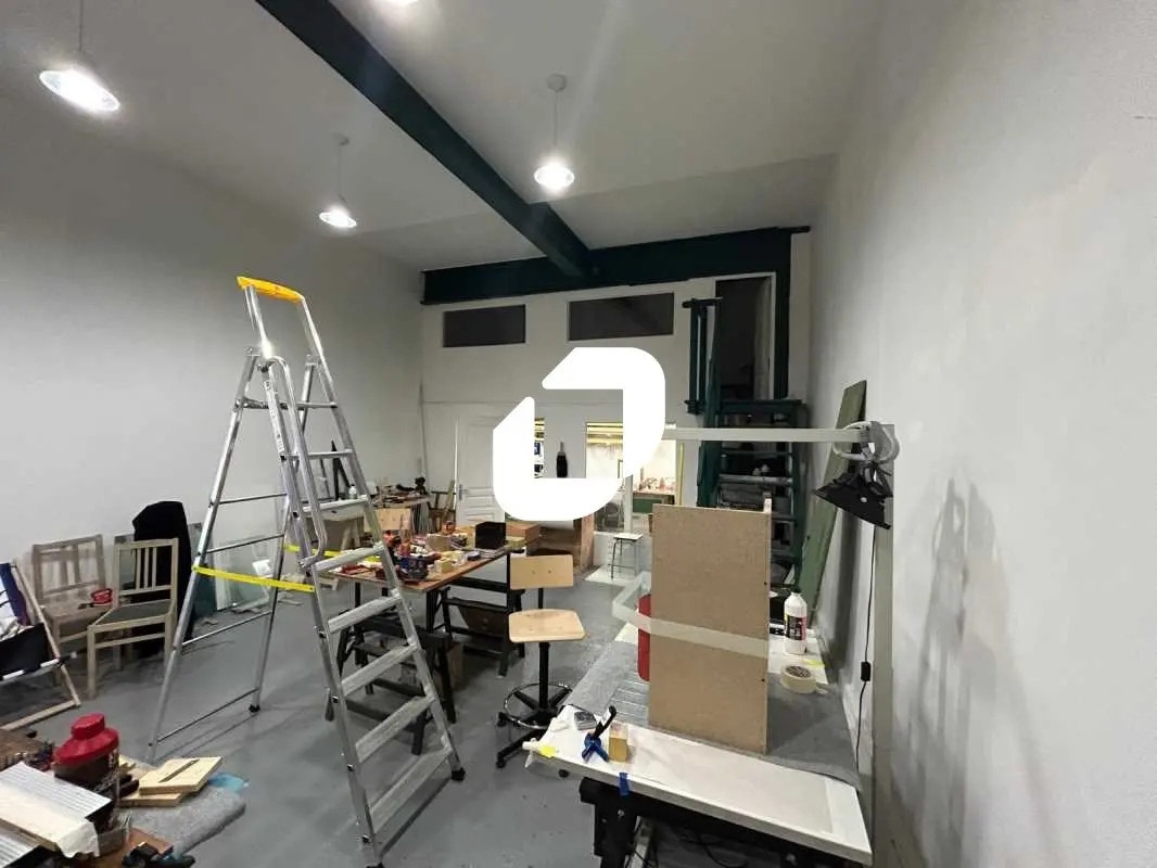 Flex in Ivry-sur-Seine for lease Interior Photo- Image 1 of 9