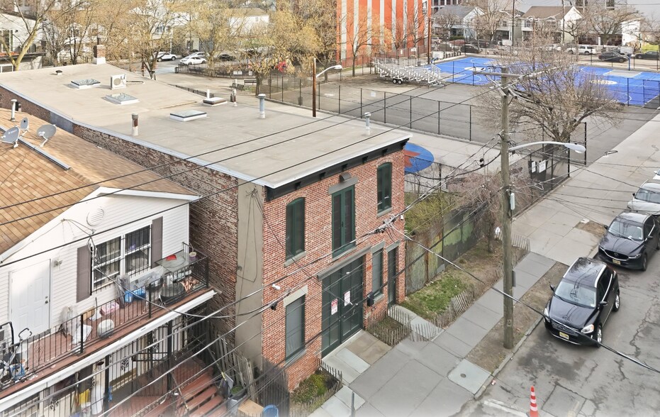 Bergen-Lafayette Infill Redevelopment portefeuille de 2 propriétés à vendre sur LoopNet.ca - Photo du bâtiment - Image 2 de 4