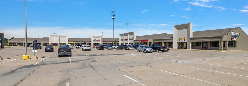 43201-43301 Garfield Rd, Clinton Township, MI à louer - Photo du bâtiment - Image 3 de 6